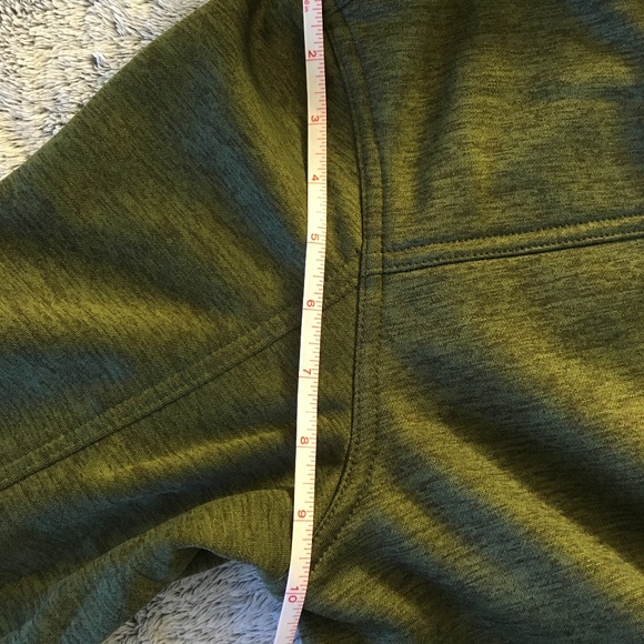 Oakley zipup hooded green jacket, good condition - Picture 7 of 11